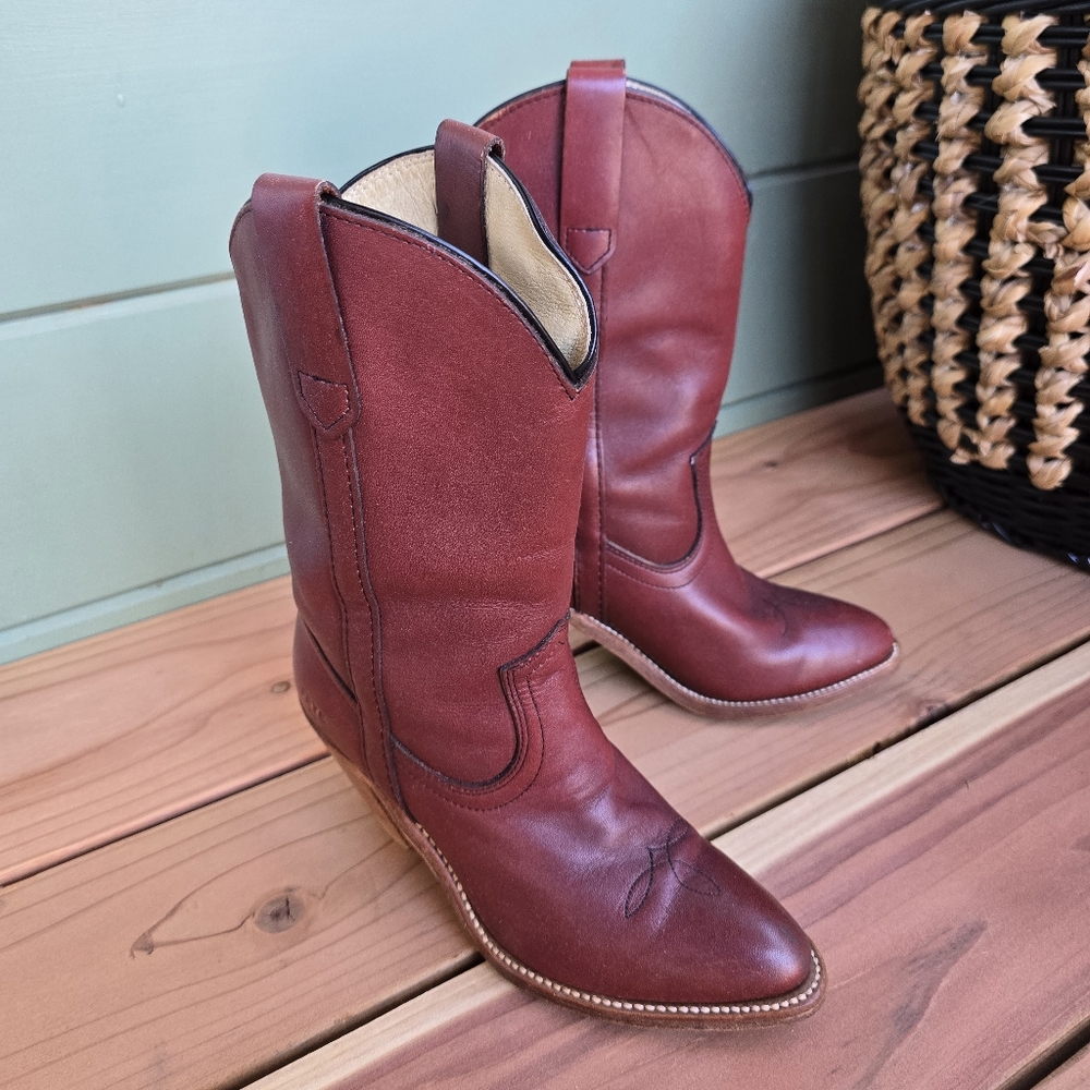 Frye 7893 Women's Burgundy Leather Heeled Boots Western